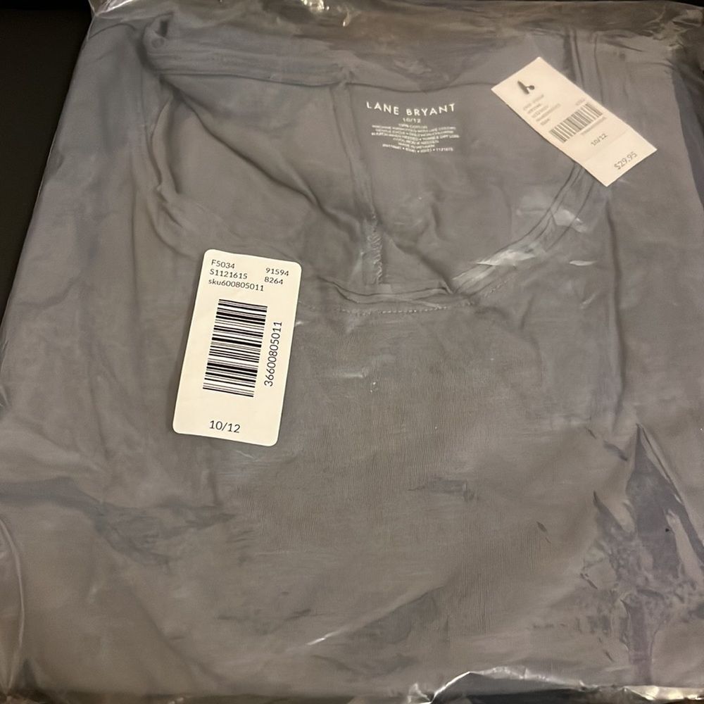 Lane Bryant Short Sleeve Scoop Raw Edge Neck Top - Picture 4 of 4